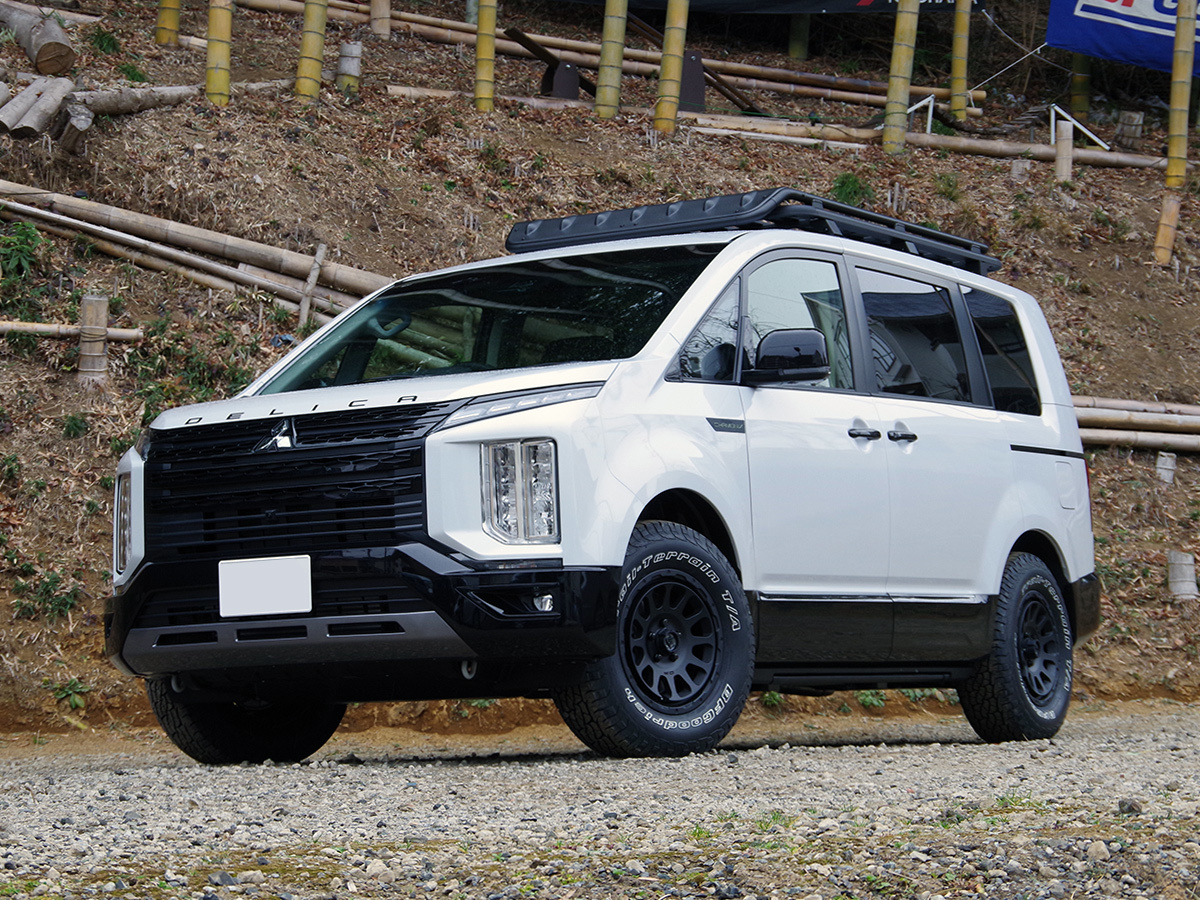 デリカD5 デルタフォースオーバル カモフラージュオーナメント