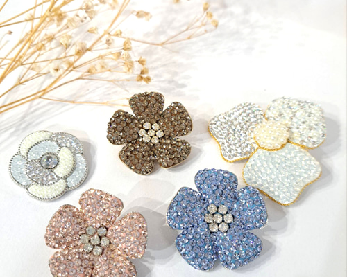 FOXEY ブローチひし形キラキラ