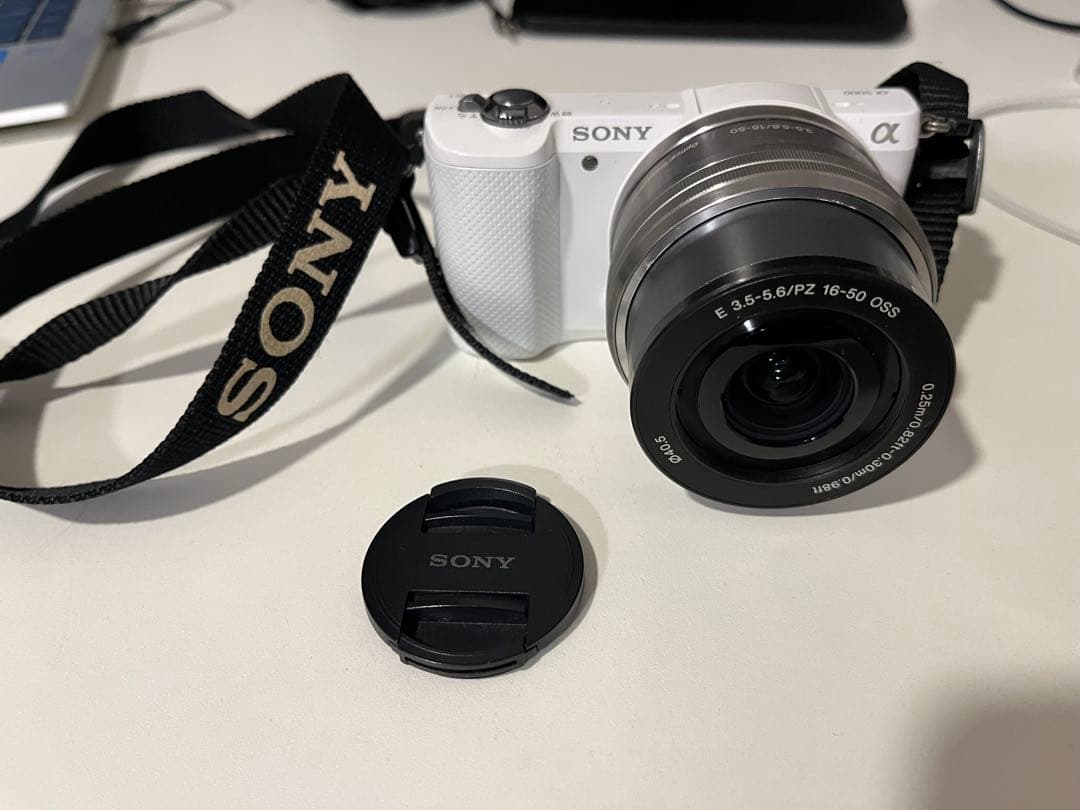 SONY α ミラーレス一眼カメラ ホワイト E 16-50mm Amazon | SONY ミラーレス一眼 α6000 パワーズームレンズキット E PZ