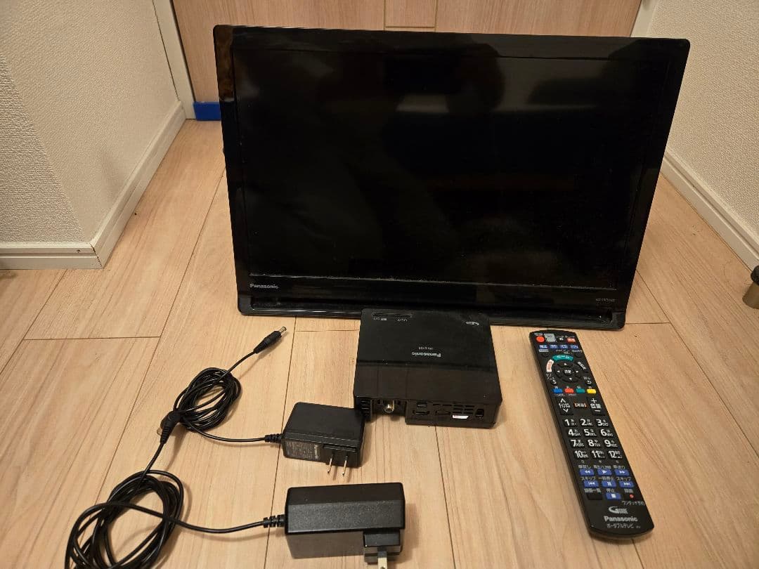 【美品】Panasonic / プライベートビエラ UN-19FB10D プライベート・ビエラ パナソニック UN-19FB10H[5年延長保証無料進呈