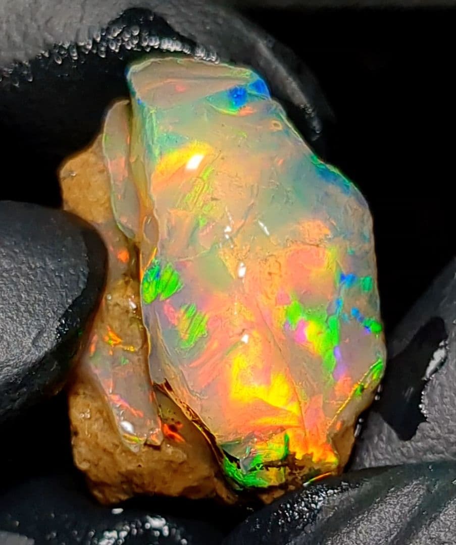 【20ct】エチオピア　オパール　原石　天然石　鉱物　標本　虹　ハニカムオパール エチオピアウェロ産 チョーク オパール 原石 鉱物標本 エチオピアウェ