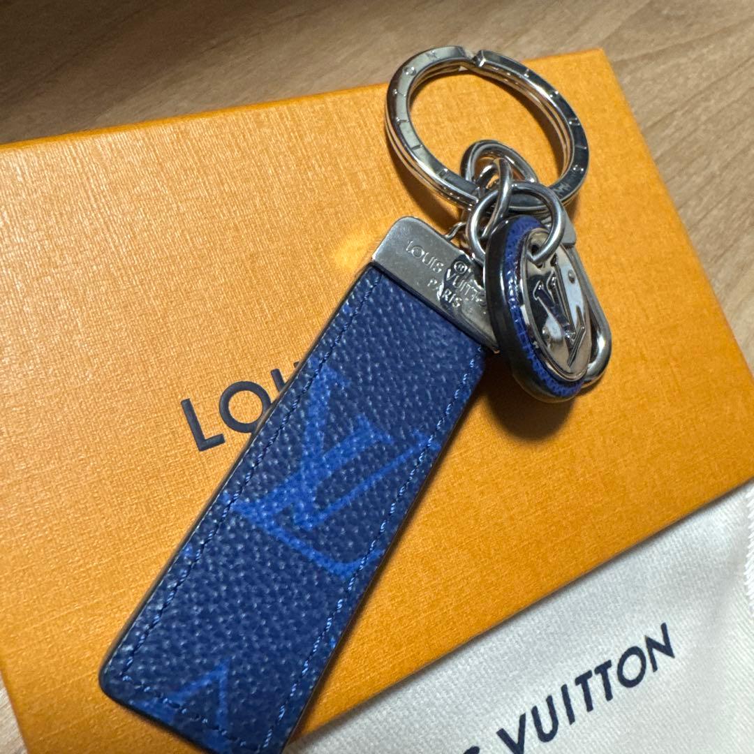 LOUISE VUITTON ルイヴィトン　キーホルダー　ブルー LOUISE VUITTON ルイヴィトン キーホルダー ブルー - メルカリ