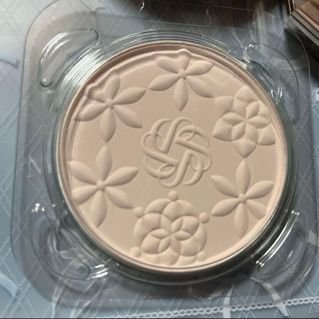 マルセルワンダース　コスメデコルテフェイスパウダーⅫ レフィル　新品未使用 コスメデコルテが「マルセル ワンダース」のパウダーを発売 透き通る